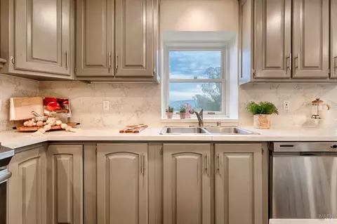 Kitchen - 6802 Grove St, Cotati, CA 94931 photo 3 of 11
