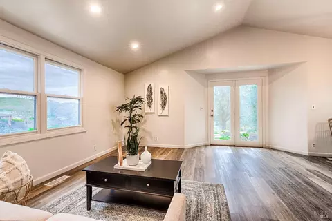 Living - 6802 Grove St, Cotati, CA 94931 photo 10 of 11