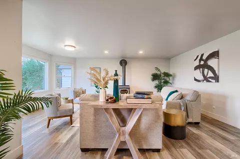Living - 6802 Grove St, Cotati, CA 94931 photo 5 of 11