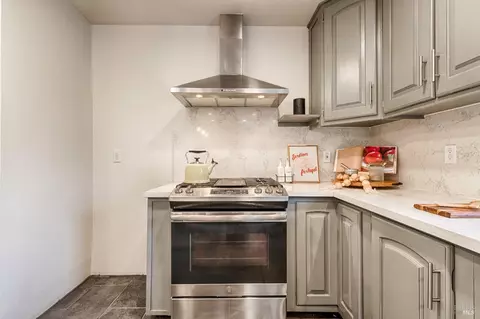 Kitchen - 6802 Grove St, Cotati, CA 94931 photo 4 of 11