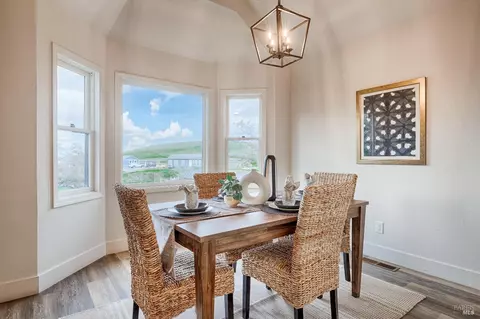 Dining - 6802 Grove St, Cotati, CA 94931 photo 2 of 7