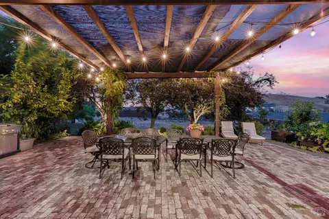 Exterior - 6802 Grove St, Cotati, CA 94931 photo 17 of 18