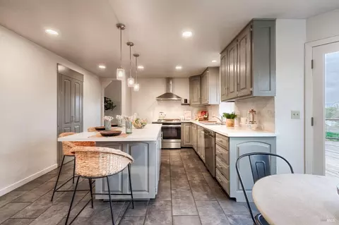 Kitchen - 6802 Grove St, Cotati, CA 94931 photo 8 of 11