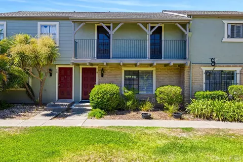 18 Loma Vista Pl, San Rafael, CA 94901