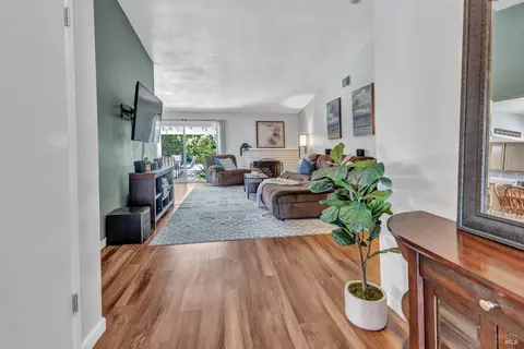4071 Fairfax Dr, Napa, CA 94558
