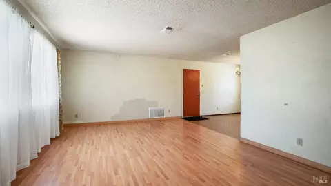 Living - 4433 Walters Rd, Fairfield, CA 94533 photo 1 of 3