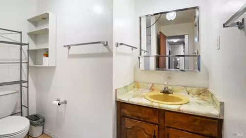 Bath - 4433 Walters Rd, Fairfield, CA 94533 photo 2 of 3