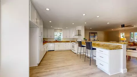 Kitchen - 9246-9248 Starr Rd, Windsor, CA 95492 photo 2 of 8
