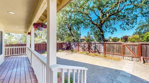 Exterior - 9246-9248 Starr Rd, Windsor, CA 95492 photo 6 of 24