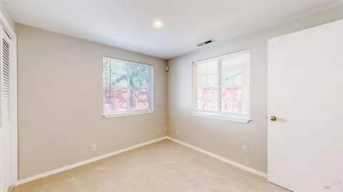 Bedroom - 9246-9248 Starr Rd, Windsor, CA 95492 photo 17 of 17