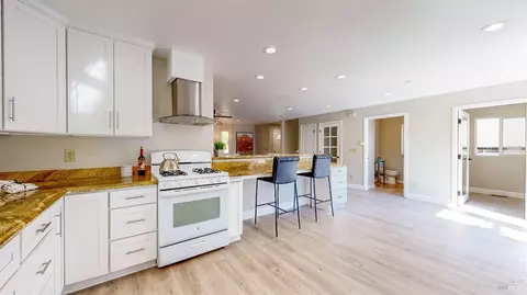 Kitchen - 9246-9248 Starr Rd, Windsor, CA 95492 photo 3 of 8