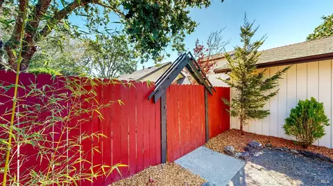 Exterior - 9246-9248 Starr Rd, Windsor, CA 95492 photo 13 of 24