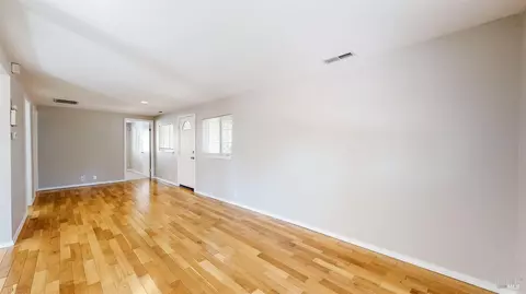 Living - 9246-9248 Starr Rd, Windsor, CA 95492 photo 3 of 5