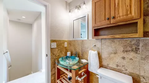 Bath - 9246-9248 Starr Rd, Windsor, CA 95492 photo 4 of 6