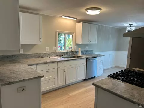 594 Sonoma Dr, Petaluma, CA 94954