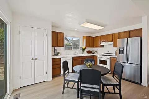 301 Sugar Maple Ln, Windsor, CA 95492 photo 13