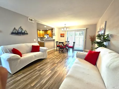 12 El Cerrito Ct, Fairfield, CA 94533