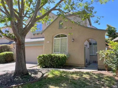 27 Sapporo Ct, Petaluma, CA 94954