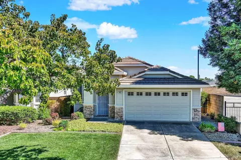 386 Bartlett Ln, Vacaville, CA 95687