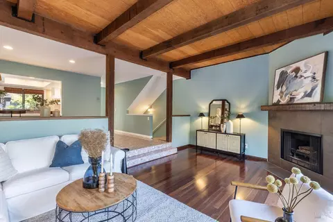 39 Liberty Ln, Petaluma, CA 94952