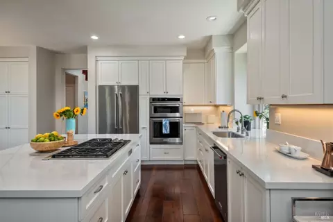 70 Augusta Cir, Petaluma, CA 94952 photo 12