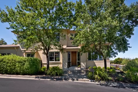 70 Augusta Cir, Petaluma, CA 94952 photo 2