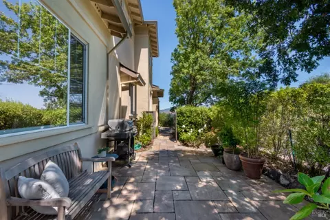 70 Augusta Cir, Petaluma, CA 94952 photo 19