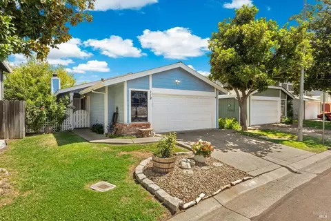 119 Heritage Ln, Vacaville, CA 95687