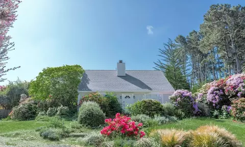 45151 Fern Dr, Mendocino, CA 95460