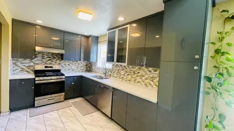 1230 Wilson St, Fairfield, CA 94533 photo 2