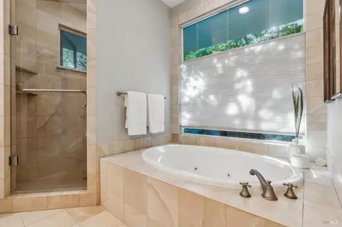 Bath - 2 Old Landing Rd, Tiburon, CA 94920 photo 3 of 3