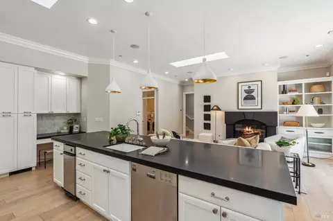 Kitchen - 2 Old Landing Rd, Tiburon, CA 94920 photo 8 of 9