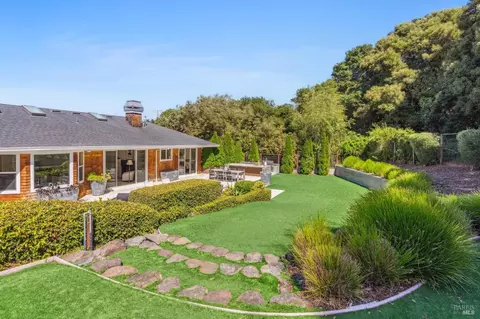 Exterior - 2 Old Landing Rd, Tiburon, CA 94920 photo 19 of 31
