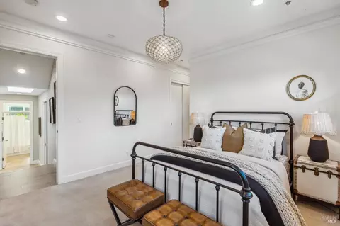 Bedroom - 2 Old Landing Rd, Tiburon, CA 94920 photo 6 of 13