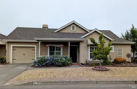 729 Rosemary Clooney Ct, Windsor, CA 95492