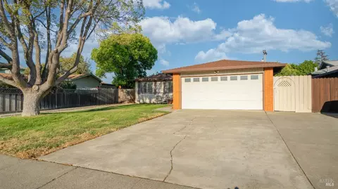 2424 Dover Ave, Fairfield, CA 94533 photo 2
