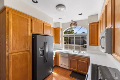 871 Ella Fitzgerald Ct, Windsor, CA 95492