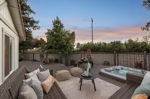 1110 Wieling Way, Petaluma, CA 94954
