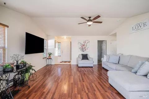 506 Quince St, Windsor, CA 95492 photo 4