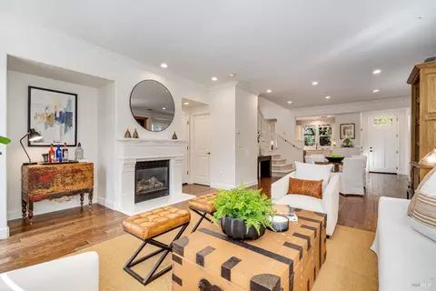 1687 Pear Tree Ln, Napa, CA 94558