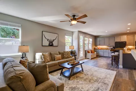 8490 Trione Cir, Windsor, CA 95492 photo 11