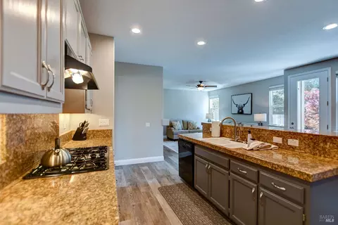 8490 Trione Cir, Windsor, CA 95492 photo 7