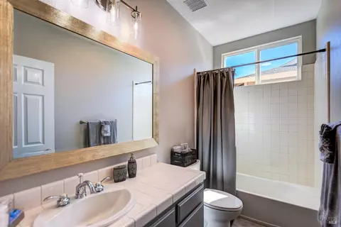 8490 Trione Cir, Windsor, CA 95492 photo 12