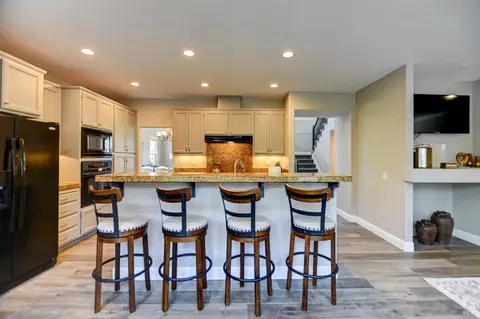 8490 Trione Cir, Windsor, CA 95492 photo 9