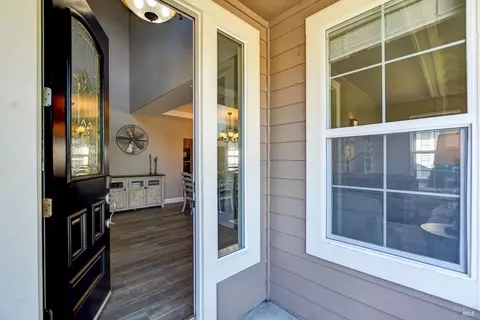 8490 Trione Cir, Windsor, CA 95492 photo 2