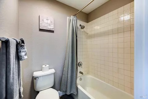 8490 Trione Cir, Windsor, CA 95492 photo 23