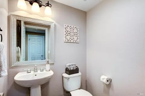 8490 Trione Cir, Windsor, CA 95492 photo 15