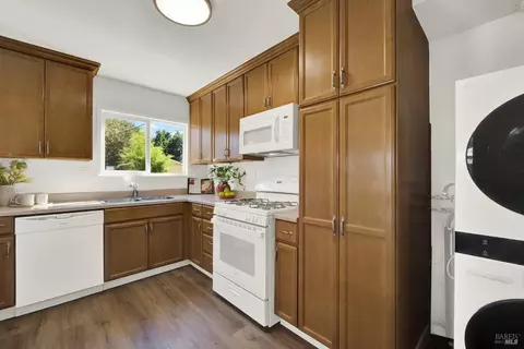 381 Hemlock St, Vacaville, CA 95688 photo 12