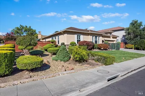 1827 Landmark Dr, Vallejo, CA 94591 photo 2