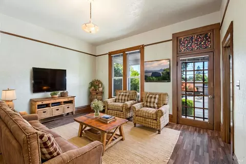 910 B St, Petaluma, CA 94952 photo 2